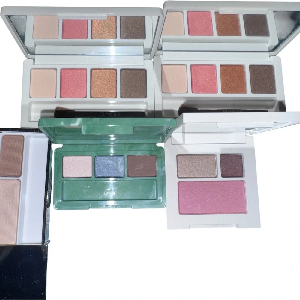 5 Clinique Eyeshadow Palette with Pink, Blue, and Brown Shades